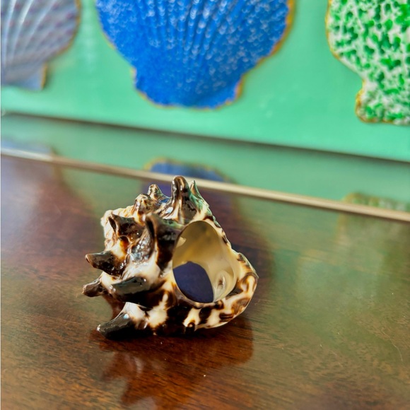 She Shells Art Conch Shell Ring Cocktail Statement Piece Jewelry - Picture 3 of 7